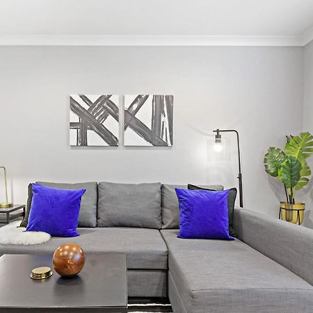 Sophisticated Studio Apartment With Modern Kitchen - Oakdale Od2 Rep Chicago Exteriér fotografie