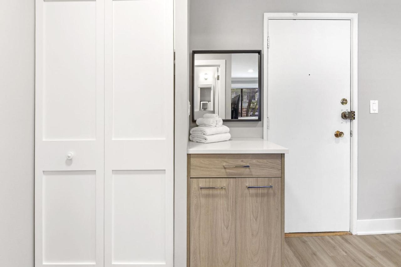 Sophisticated Studio Apartment With Modern Kitchen - Oakdale Od2 Rep Chicago Exteriér fotografie